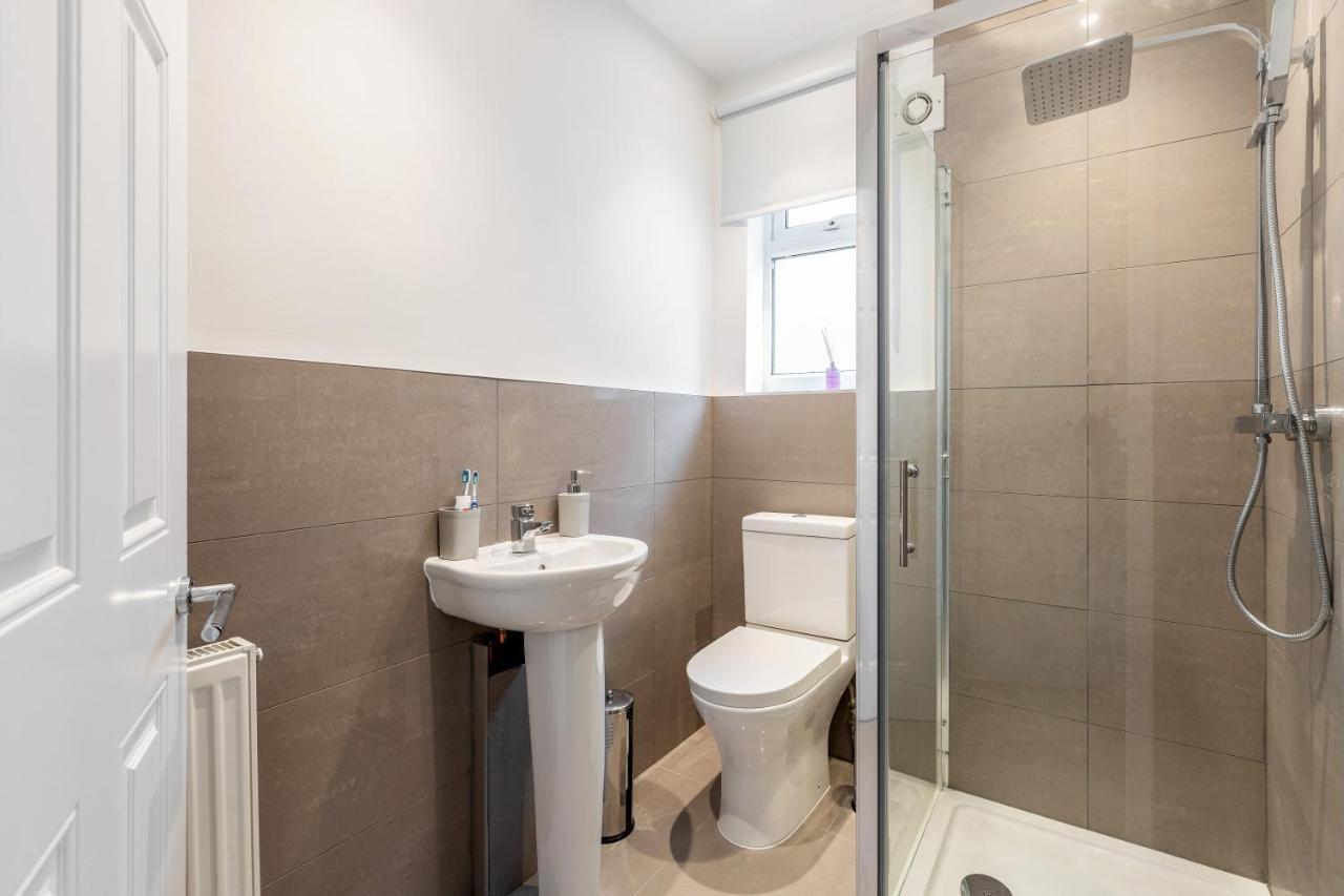 Dartford, Kent - Modern 2Bd 2Bath En-Suite Bungalow M25 Bluewater المظهر الخارجي الصورة